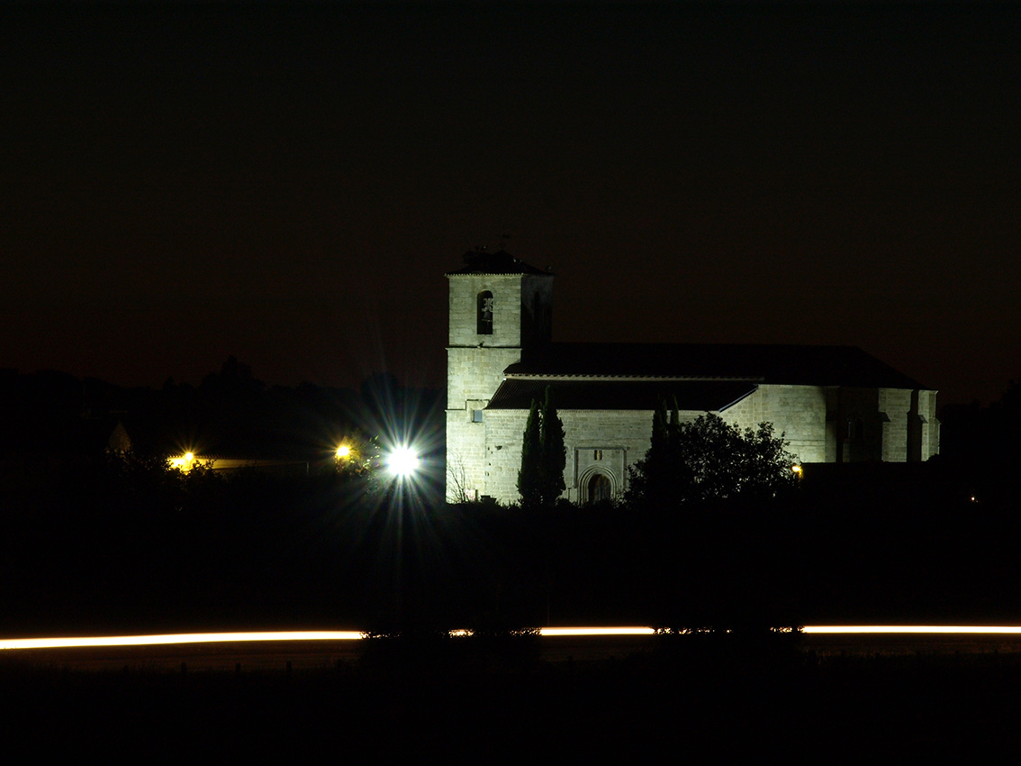 Iglesia al anochecer en Fuenterroble de Salvatierra