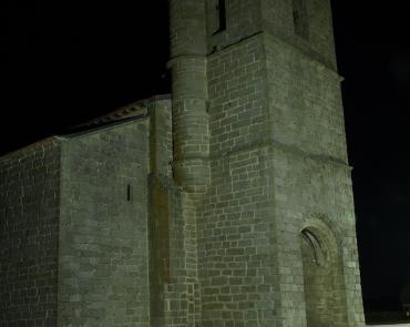 Iglesia al anochecer en Fuenterroble de Salvatierra